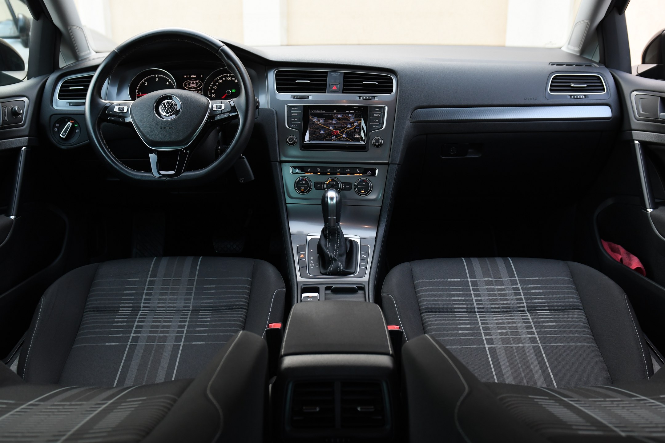 BI-XENON NAVIGATIE PARK-ASSIST JANTE ALIAJ GTD17 MODEL LOUNGE