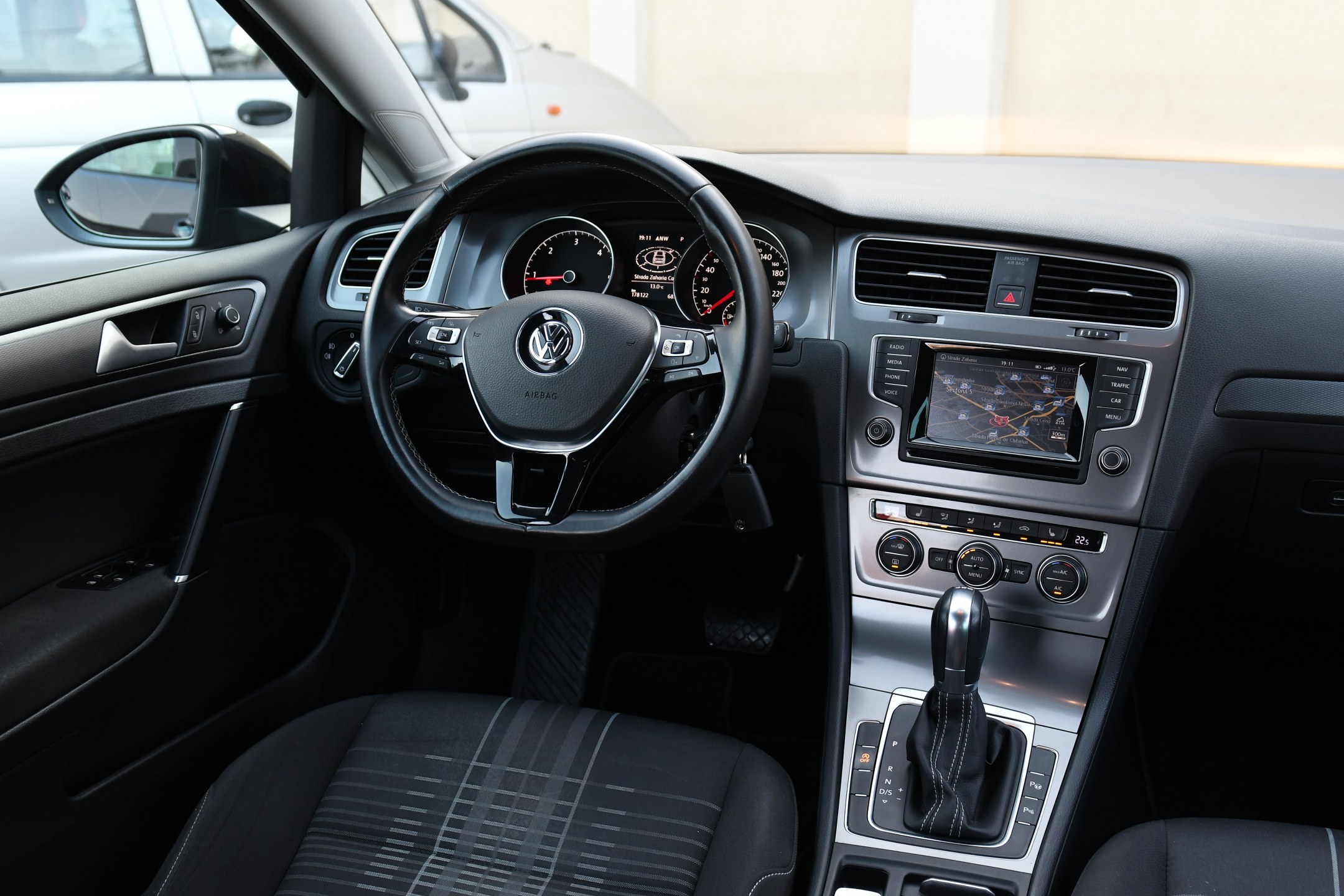 BI-XENON NAVIGATIE PARK-ASSIST JANTE ALIAJ GTD17 MODEL LOUNGE