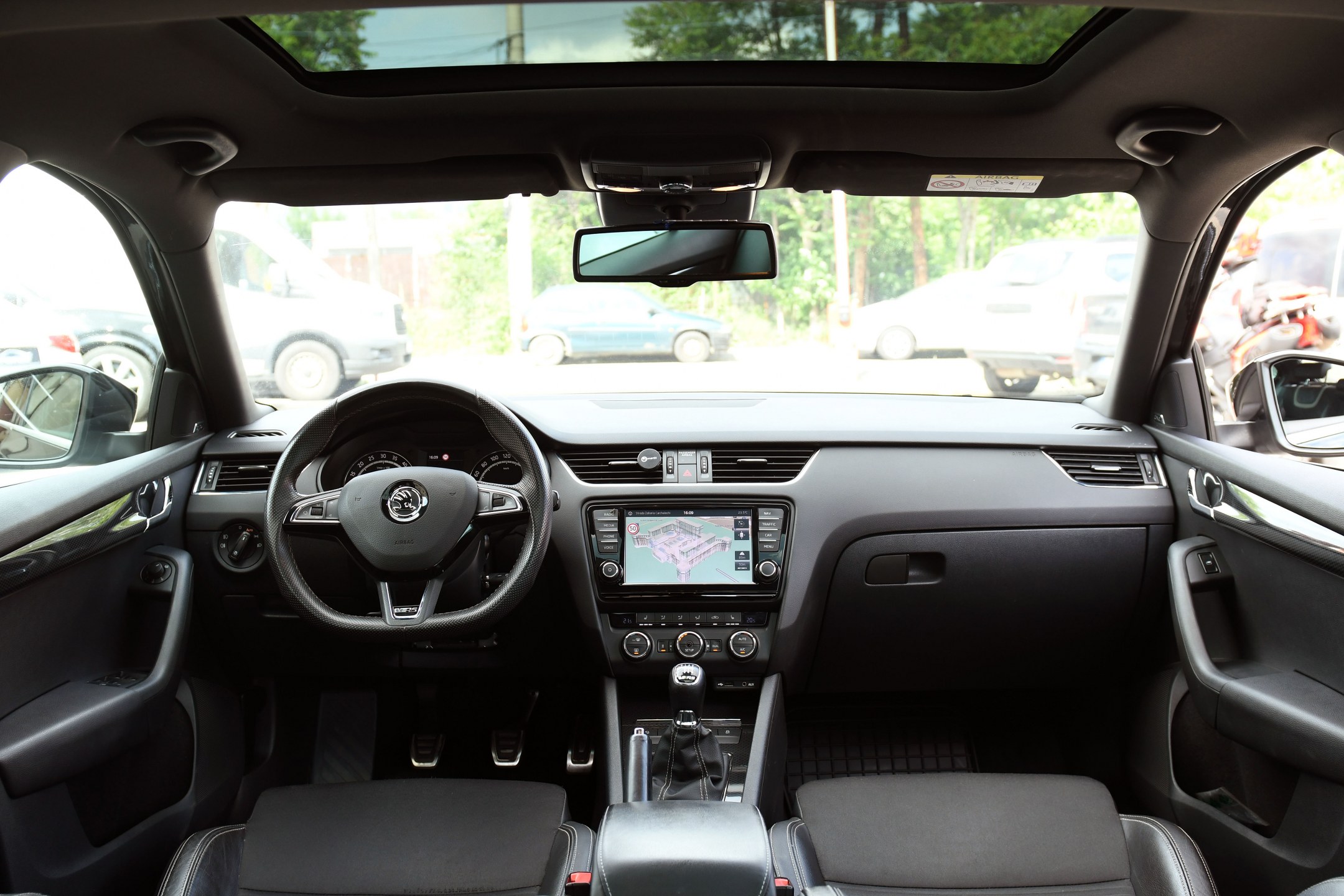 OCTAVIA RS TRAPA PANORAMIC XENON LED WEBASTO PIELE ALCANTARA KANTON 185Cp