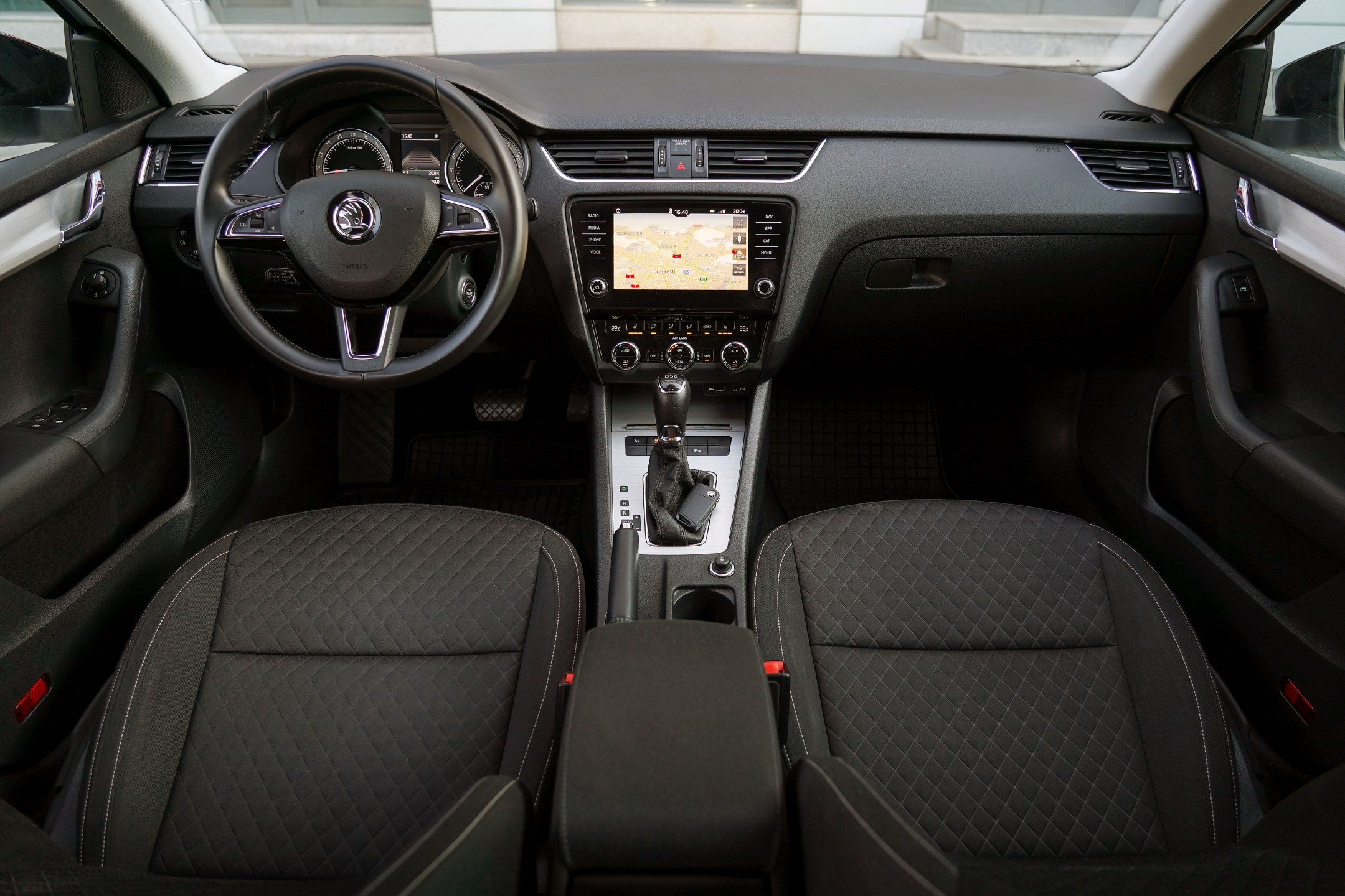 1.6 TDI 120 CP DSG FARURI LED NAVI JANTE 18