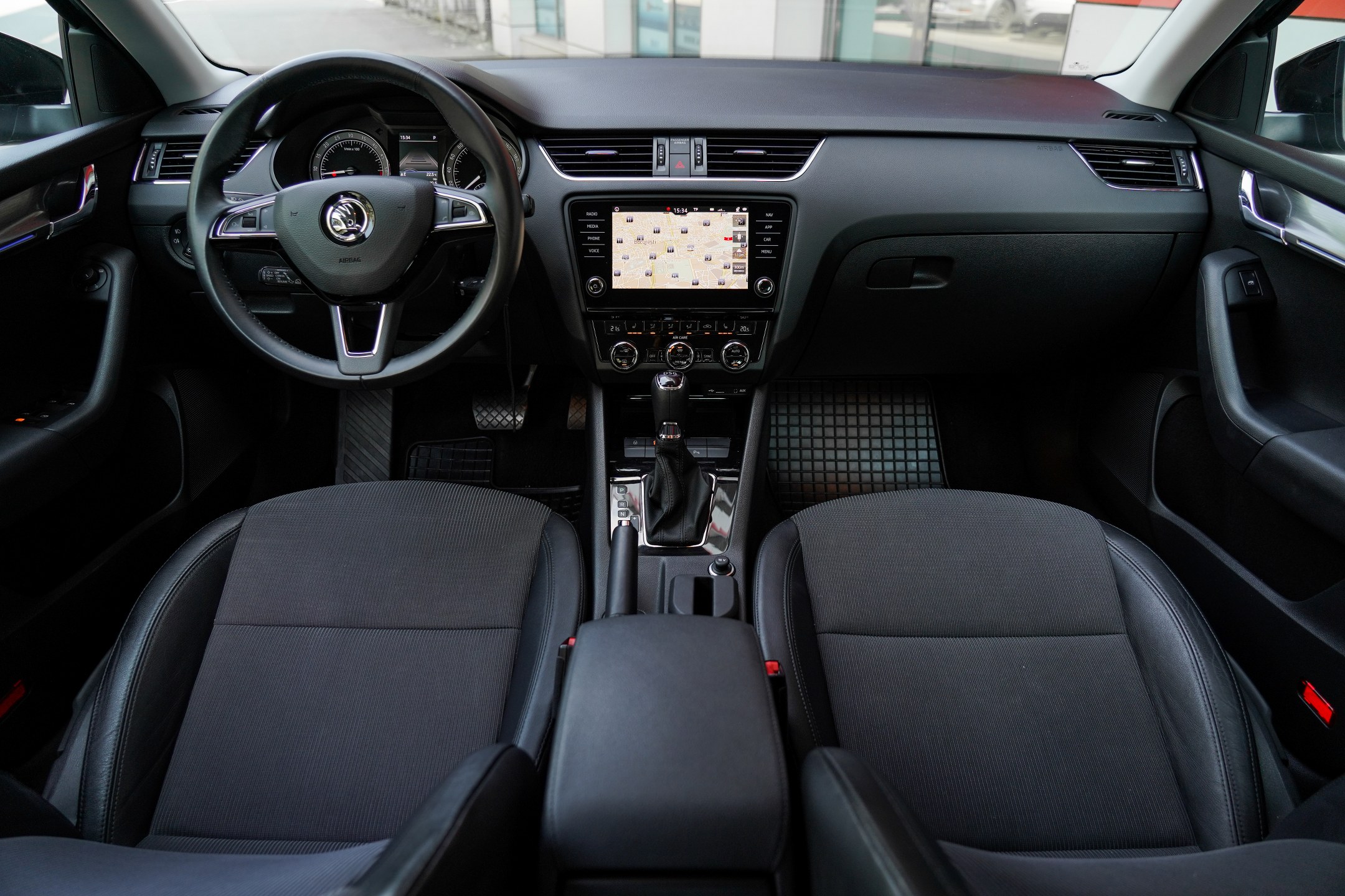 2.0 150CP DSG FARURI LED PIELE NAVIGATIE