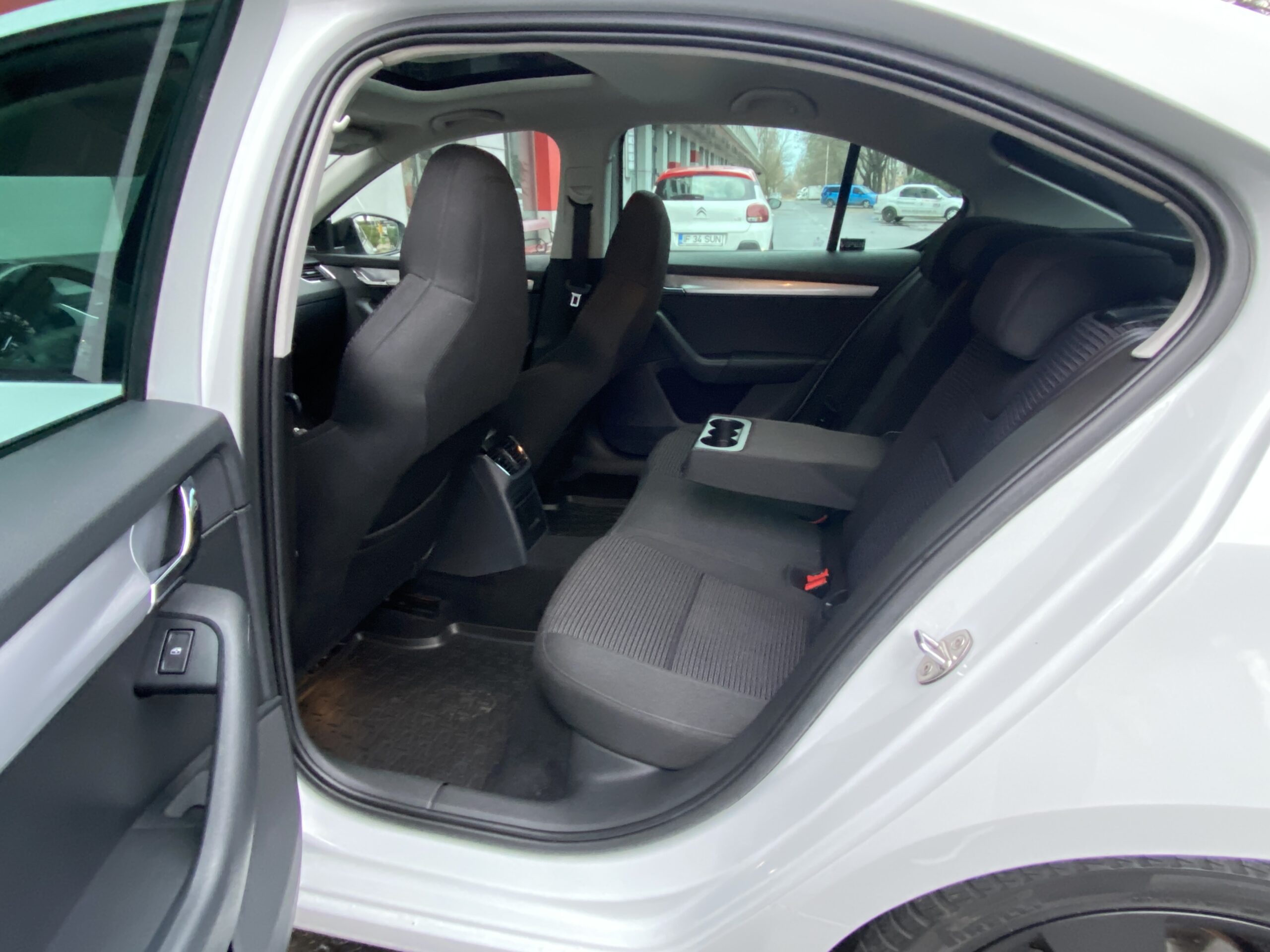 RS 4×4 DSG XENON LED TRAPA CAMERA KEYLESS