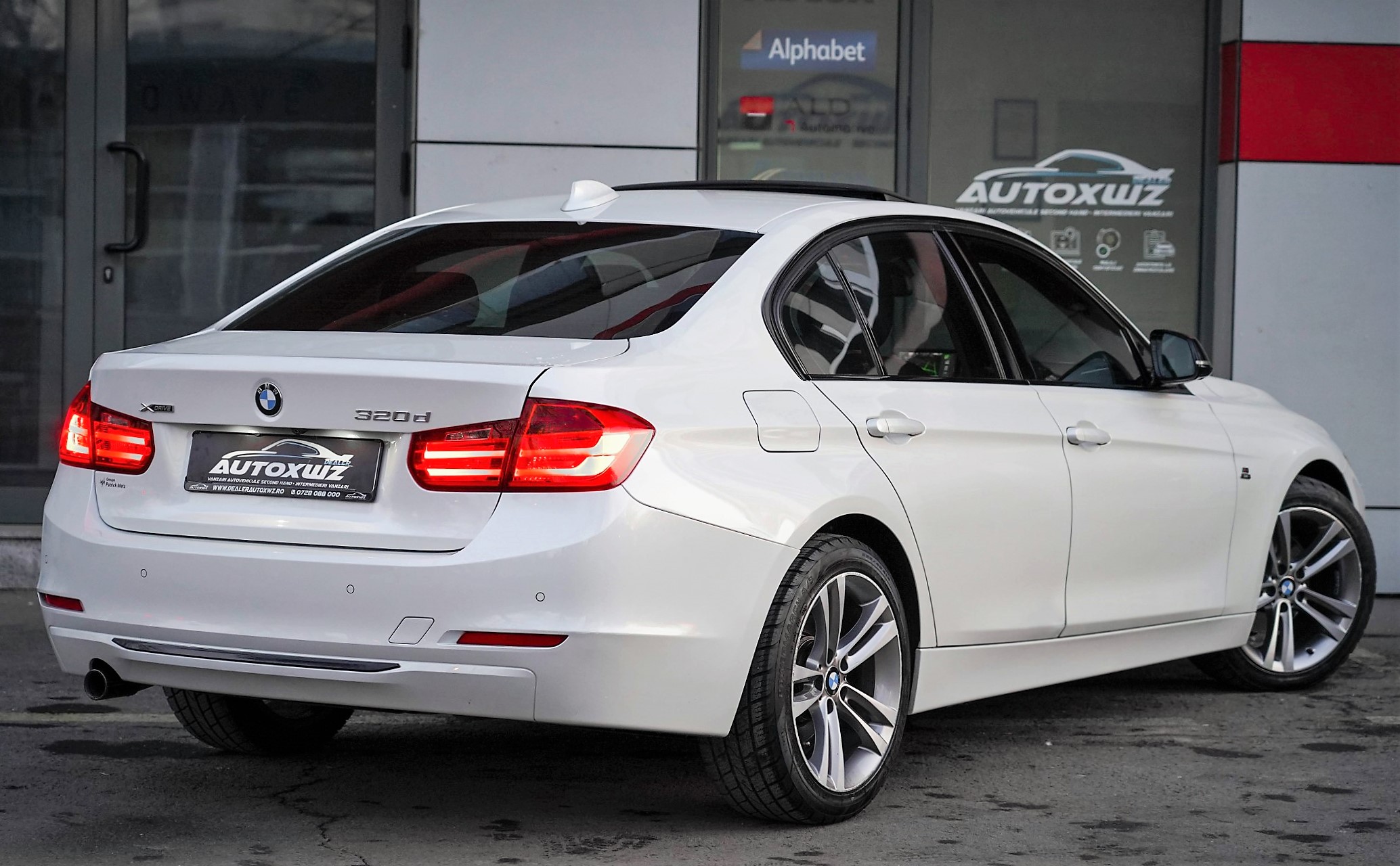 320 184CP XDRIVE XENON LED HEAD UP TRAPA SPORTLINE