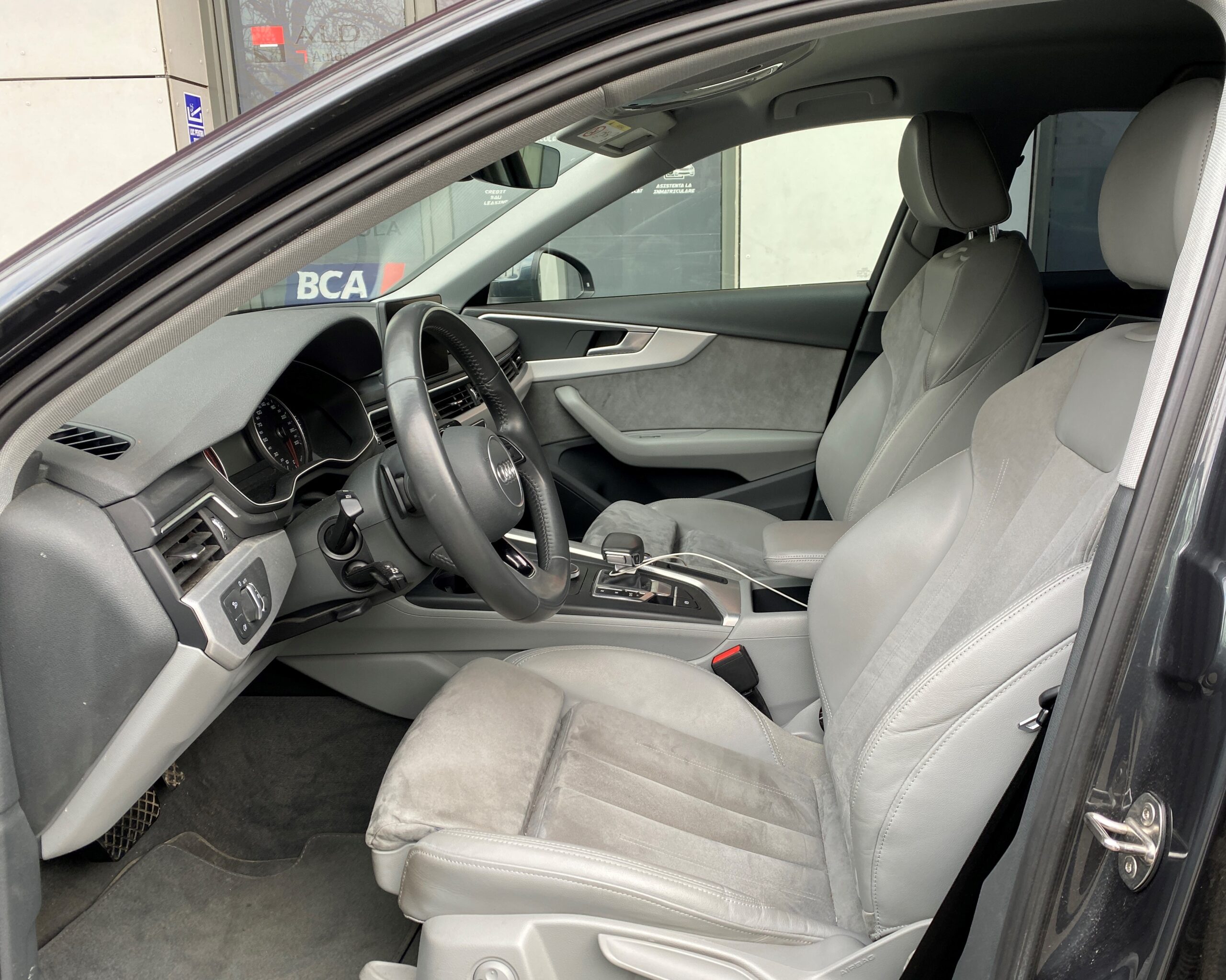 TVA 2019 FARURI FULL LED PIELE AUTOMAT NAVIGATIE APPLECAR PLAY