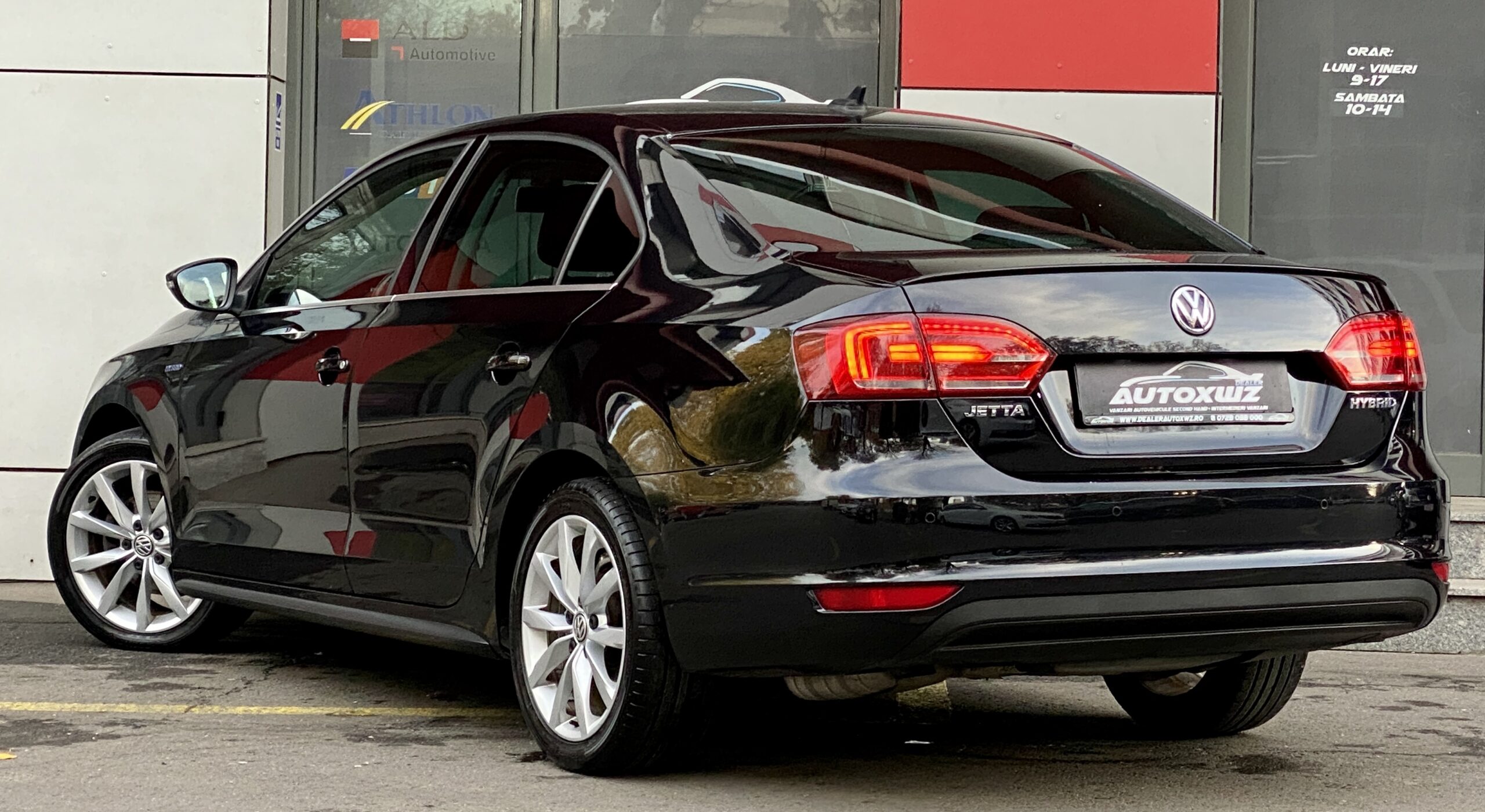Hybrid Bi.Xenon Navigatie ParkAssist Istoric