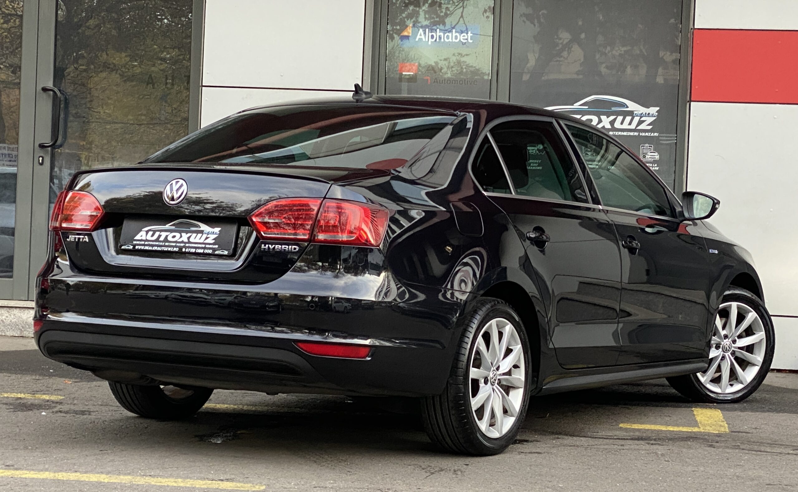 Hybrid Bi.Xenon Navigatie ParkAssist Istoric