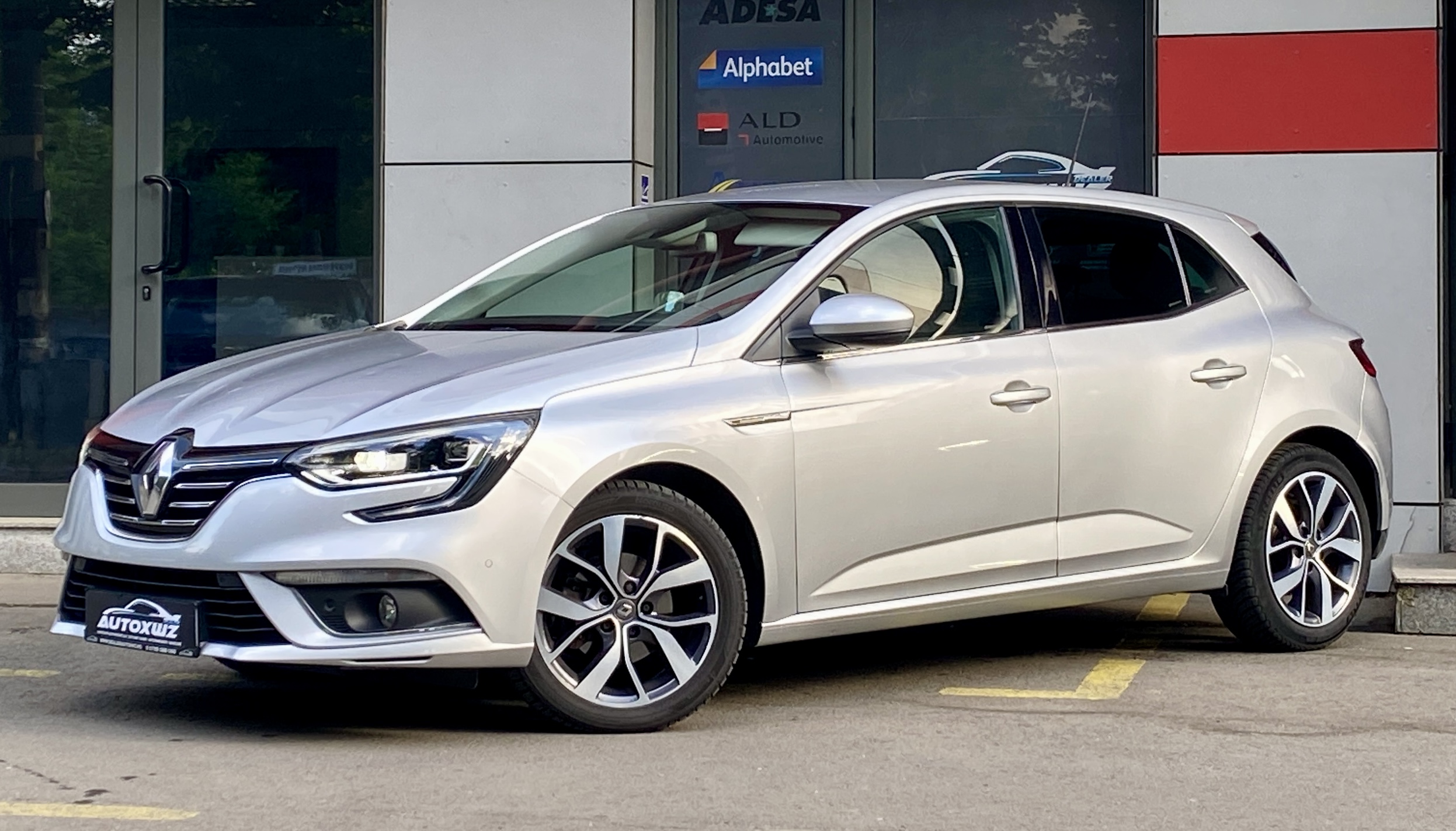 FaruriLed Piele NaviMare CameraMarsarier