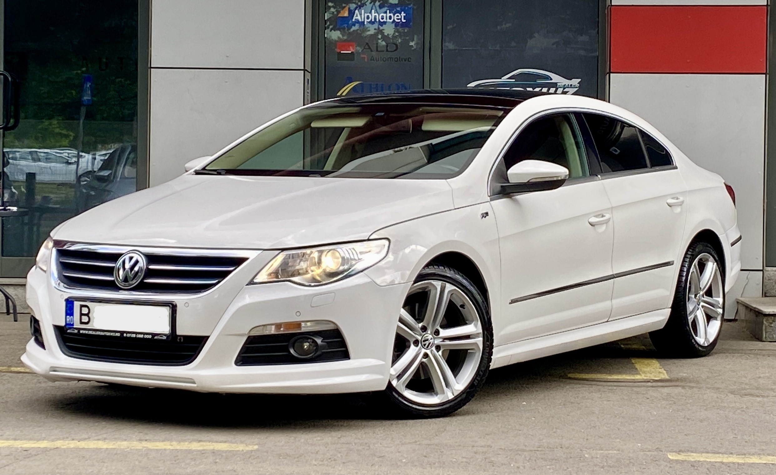 R-Line 200CP BiXenon Piele Trapa KeyLess Webasto